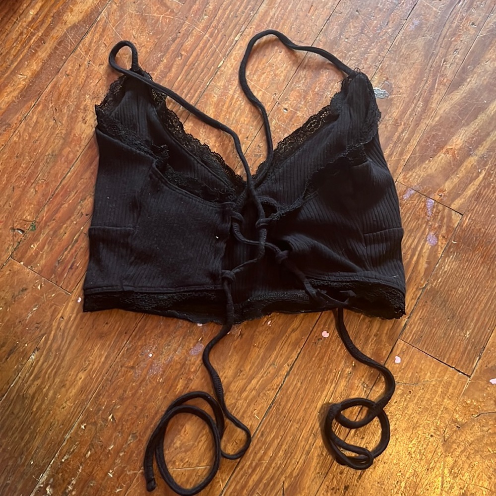 Black cropped tank top.